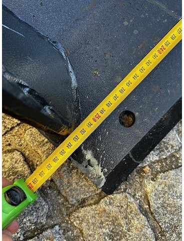 Big Volumenschaufel 250 cm mit Merlo ZM2 Aufnahme - Kanál: 3 kép. Big Volumenschaufel 250 cm mit Merlo ZM2 Aufnahme - Kanál: 3 kép.