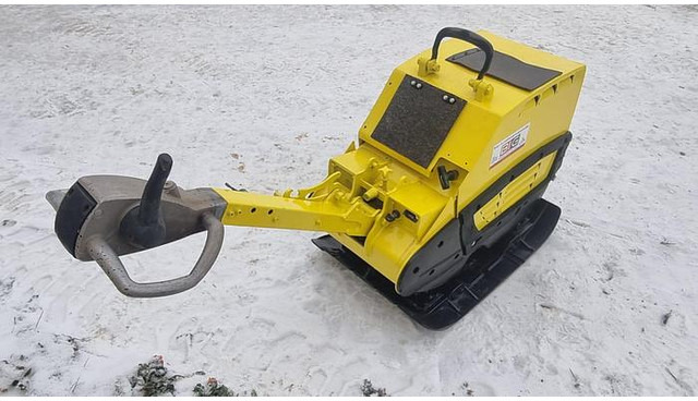 Bomag BPR55/65 D Rüttelplatte - Lapvibrátor: 3 kép. Bomag BPR55/65 D Rüttelplatte - Lapvibrátor: 3 kép.