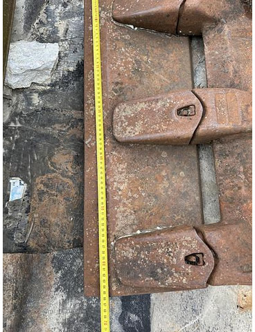Case Tieflöffel 60 cm - Kanál: 4 kép. Case Tieflöffel 60 cm - Kanál: 4 kép.