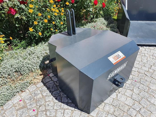 Frontgewicht 1000 kg - Ellensúly: 2 kép. Frontgewicht 1000 kg - Ellensúly: 2 kép.
