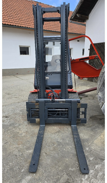 Linde H35D Stapler - Emelőtargoncá: 3 kép. Linde H35D Stapler - Emelőtargoncá: 3 kép.