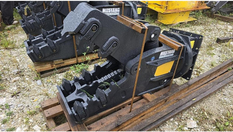 Mustang Abbruchpulverisierer RH05 - Roppantó olló: 1 kép. Mustang Abbruchpulverisierer RH05 - Roppantó olló: 1 kép.