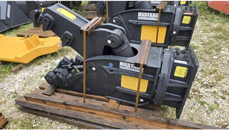 Mustang Abbruchpulverisierer RH05 - Roppantó olló: 2 kép. Mustang Abbruchpulverisierer RH05 - Roppantó olló: 2 kép.