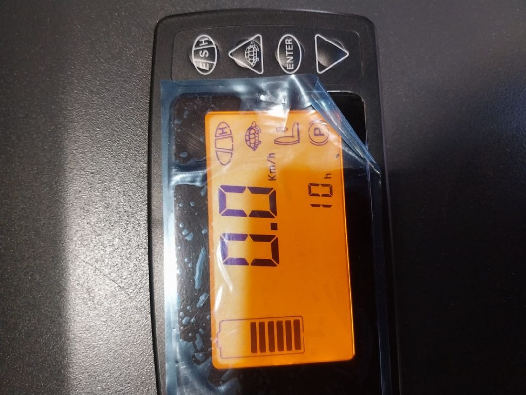 Baoli KBE35 - Elektromos targonca: 2 kép. Baoli KBE35 - Elektromos targonca: 2 kép.