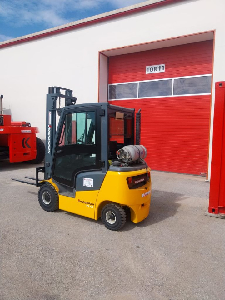 Jungheinrich TFG-320 370ZT - Villás targonca: 5 kép. Jungheinrich TFG-320 370ZT - Villás targonca: 5 kép.