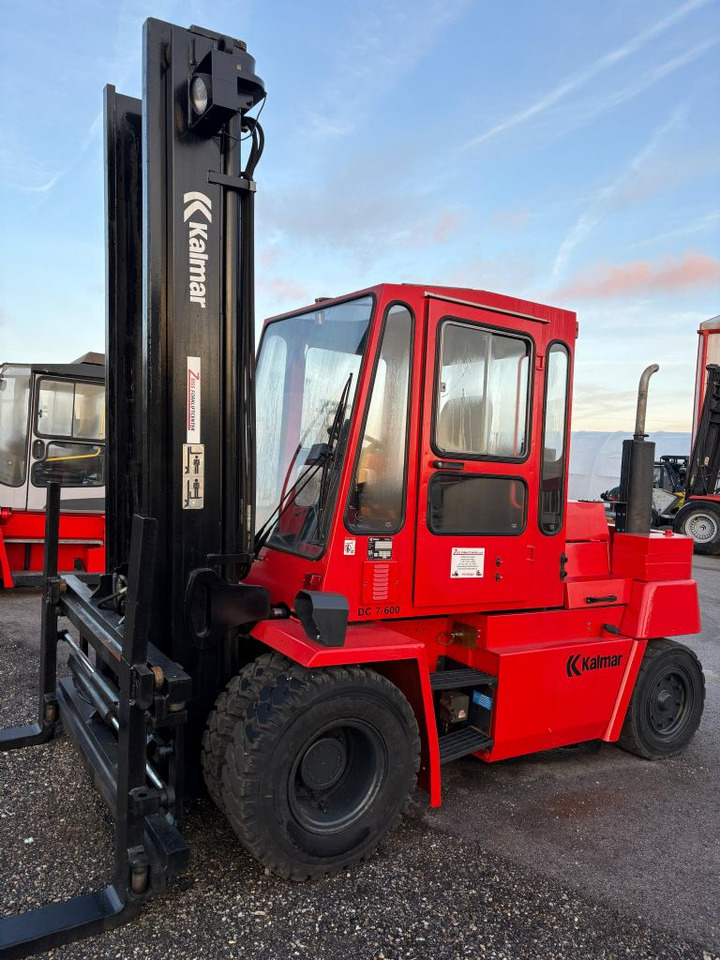 Kalmar DC7-600 - Dízel targonca: 1 kép. Kalmar DC7-600 - Dízel targonca: 1 kép.