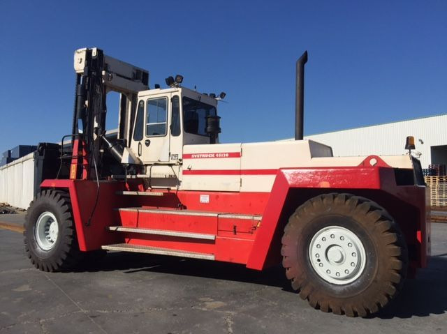 Svetruck 45-120-57 - Dízel targonca: 2 kép. Svetruck 45-120-57 - Dízel targonca: 2 kép.