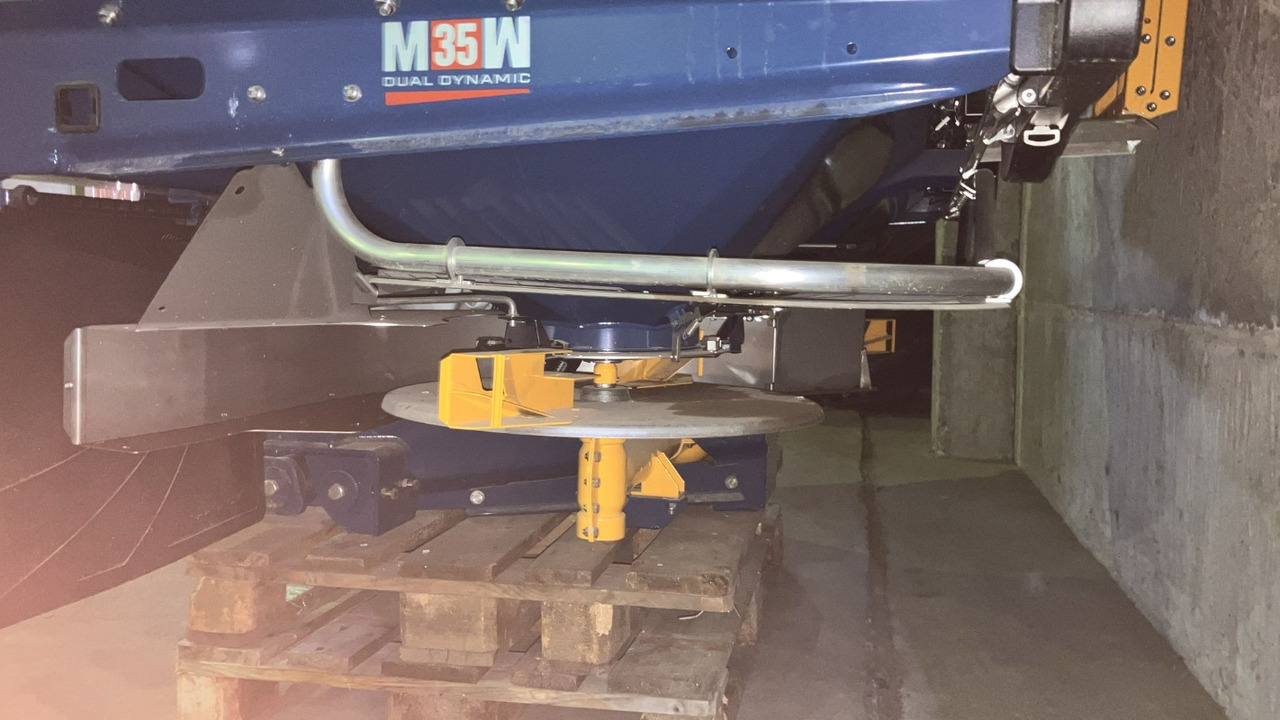 Bogballe M35W M1 Base - Permetezők: 5 kép. Bogballe M35W M1 Base - Permetezők: 5 kép.