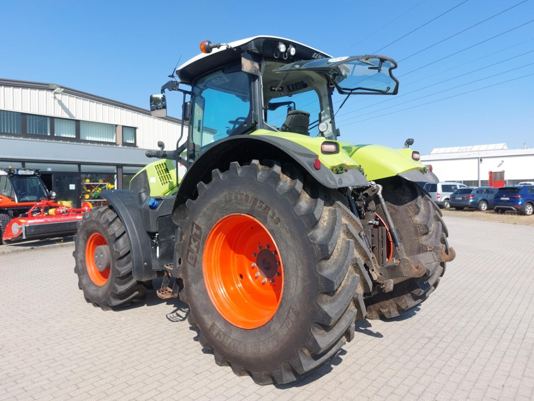 CLAAS Axion 850 - Traktor: 3 kép. CLAAS Axion 850 - Traktor: 3 kép.