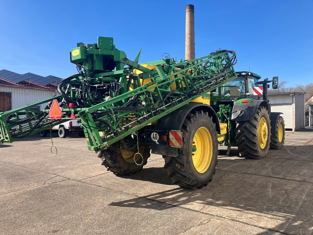 John Deere 840i Anhängespritze/ 30m Gestänge - Permetezők: 2 kép. John Deere 840i Anhängespritze/ 30m Gestänge - Permetezők: 2 kép.