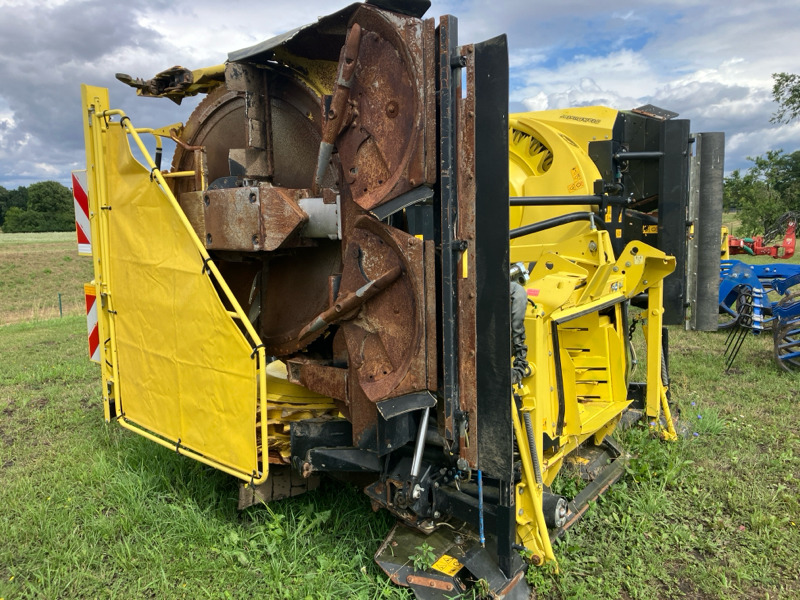 Betakarító gép John Deere 8600 mit Kemper 460 StalkBuster und 639 PickUp: 19 kép.