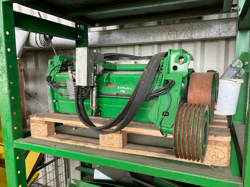 John Deere 8600 mit Kemper 460 StalkBuster und 639 PickUp - Betakarító gép: 4 kép. John Deere 8600 mit Kemper 460 StalkBuster und 639 PickUp - Betakarító gép: 4 kép.