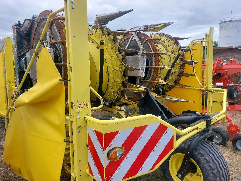 John Deere 9700i - Betakarító gép: 2 kép. John Deere 9700i - Betakarító gép: 2 kép.