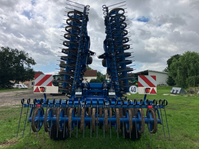 Köckerling Rebell CL 800T 2.0 - Tárcsás borona: 4 kép. Köckerling Rebell CL 800T 2.0 - Tárcsás borona: 4 kép.