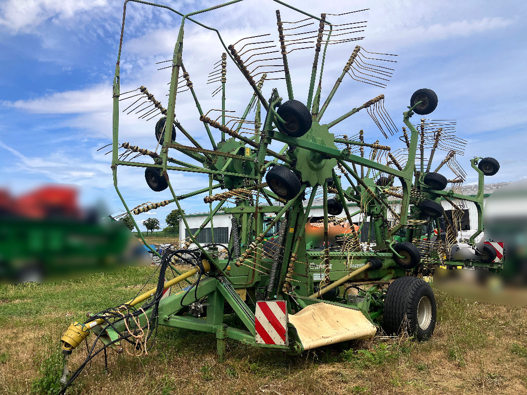 Krone Swadro 1250 - Szénaforgató: 1 kép. Krone Swadro 1250 - Szénaforgató: 1 kép.