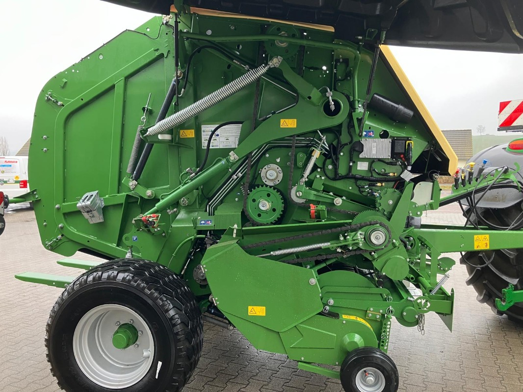 Krone Varipack V 165XC - Bálacsomagoló: 2 kép. Krone Varipack V 165XC - Bálacsomagoló: 2 kép.