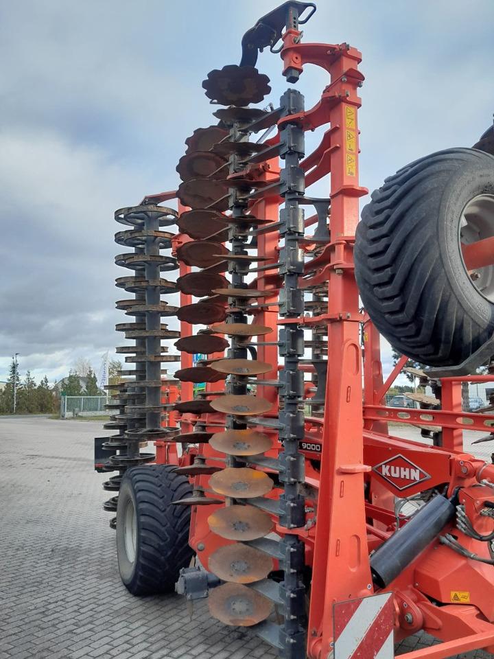 Kuhn Optimer L9000 Kuhn Scheibenegge - Tárcsás borona: 3 kép. Kuhn Optimer L9000 Kuhn Scheibenegge - Tárcsás borona: 3 kép.
