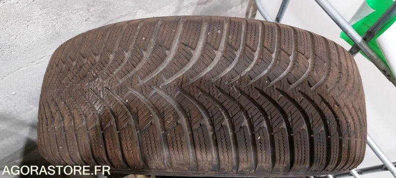 4 PNEUS HIVER HANKOOK I*CEPT RS2 205 55 R16 91H - Szerszám/ Felszerelés: 1 kép. 4 PNEUS HIVER HANKOOK I*CEPT RS2 205 55 R16 91H - Szerszám/ Felszerelés: 1 kép.