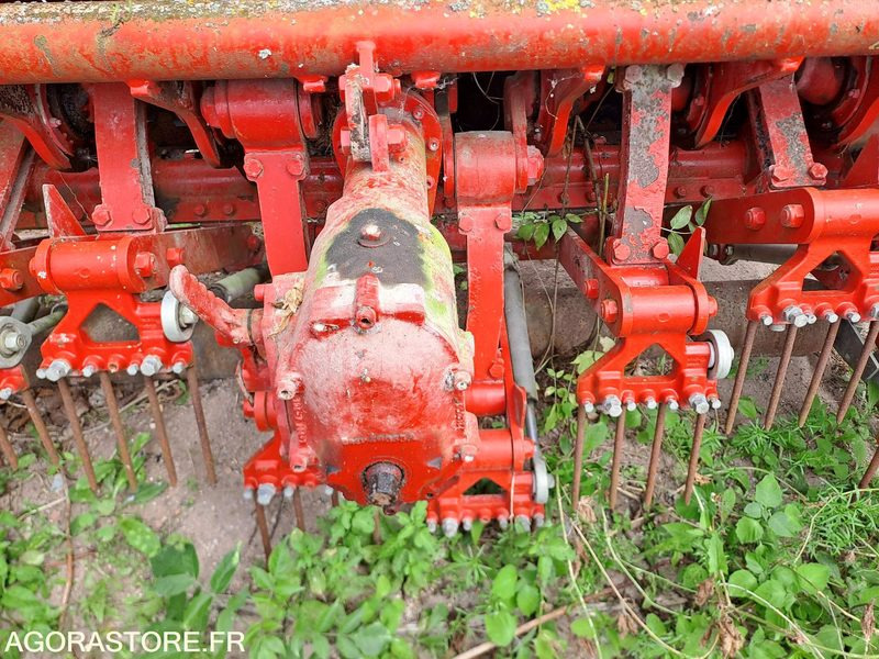 AERATEUR-DECOMPACTEUR VERDI-DRAIN 7521 - Kerti gépek: 4 kép. AERATEUR-DECOMPACTEUR VERDI-DRAIN 7521 - Kerti gépek: 4 kép.