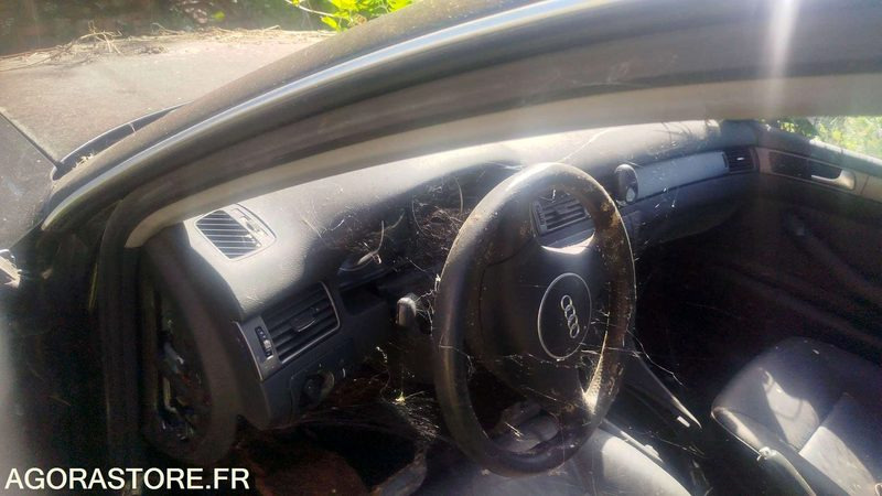 AUDI A6 - 2002 - POUR PIECES - Autó: 3 kép. AUDI A6 - 2002 - POUR PIECES - Autó: 3 kép.