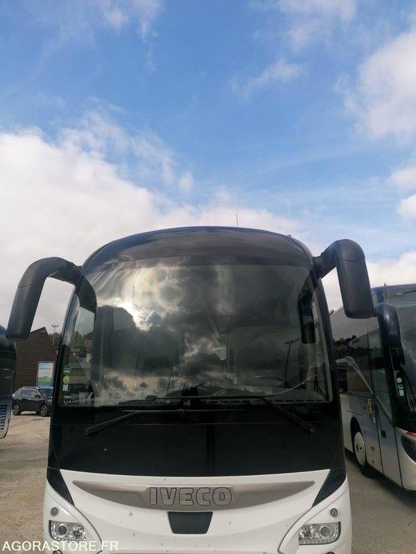 AUTOCAR GT IVECO MAGELYS PRO 13M / 57+1+1+WC / 1ERE MAIN 267559KM ORIGINE - Távolsági busz: 5 kép. AUTOCAR GT IVECO MAGELYS PRO 13M / 57+1+1+WC / 1ERE MAIN 267559KM ORIGINE - Távolsági busz: 5 kép.