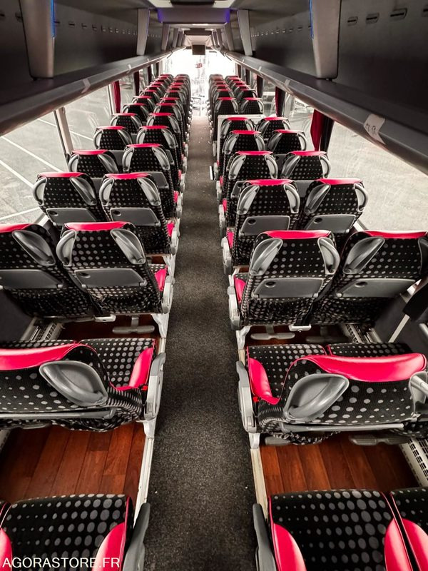 AUTOCAR MAN LIONS COACH R08 / 14M / 63+1+1+WC / 403 856 KM - Távolsági busz: 5 kép. AUTOCAR MAN LIONS COACH R08 / 14M / 63+1+1+WC / 403 856 KM - Távolsági busz: 5 kép.