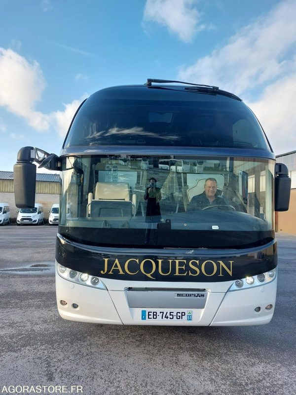 AUTOCAR NEOPLAN CITYLINER P16 L / 14M / 48+1+1+WC / 645008KM - Távolsági busz: 2 kép. AUTOCAR NEOPLAN CITYLINER P16 L / 14M / 48+1+1+WC / 645008KM - Távolsági busz: 2 kép.