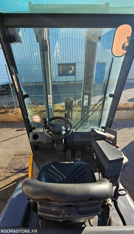 Chariot élévateur Jungheinrich 2.5T - Anyagmozgató gép: 4 kép. Chariot élévateur Jungheinrich 2.5T - Anyagmozgató gép: 4 kép.