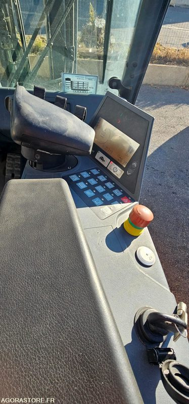 Chariot élévateur Jungheinrich 2.5T - Anyagmozgató gép: 5 kép. Chariot élévateur Jungheinrich 2.5T - Anyagmozgató gép: 5 kép.