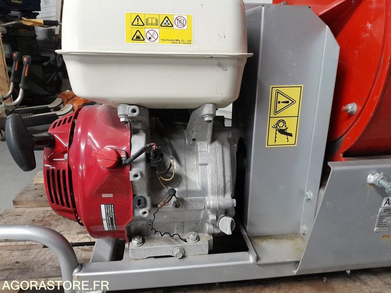 Aspirateur à feuilles du ridelles (AS118 - Kerti gépek: 4 kép. Aspirateur à feuilles du ridelles (AS118 - Kerti gépek: 4 kép.