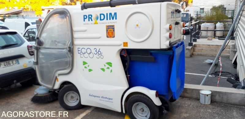 BALAYEUSE ELECTRIQUE ECO 36 - Utcaseprő gép: 1 kép. BALAYEUSE ELECTRIQUE ECO 36 - Utcaseprő gép: 1 kép.