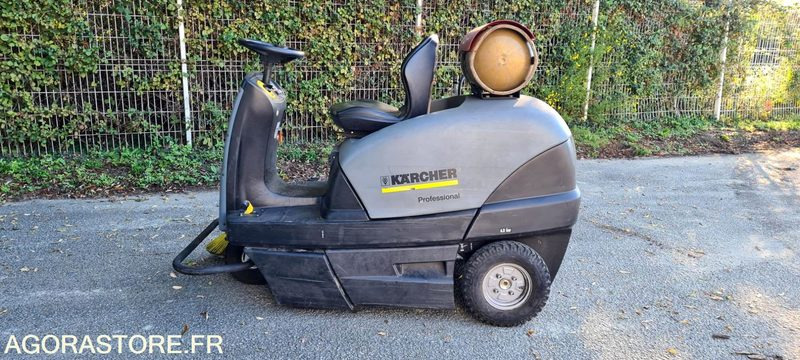BALAYEUSE KARCHER - 2012 - 182 heures - Utcaseprő gép: 3 kép. BALAYEUSE KARCHER - 2012 - 182 heures - Utcaseprő gép: 3 kép.