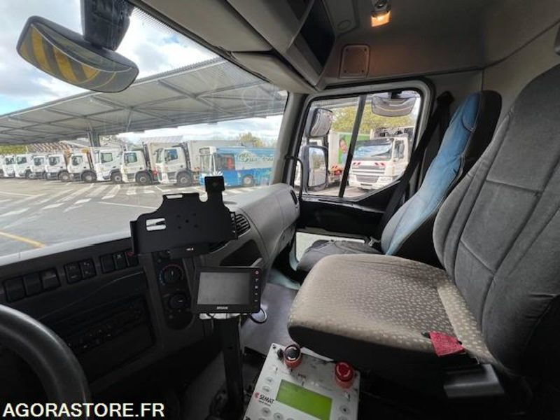 BENNE A ORDURES MENAGERES RENAULT - Szemetesautó: 4 kép. BENNE A ORDURES MENAGERES RENAULT - Szemetesautó: 4 kép.