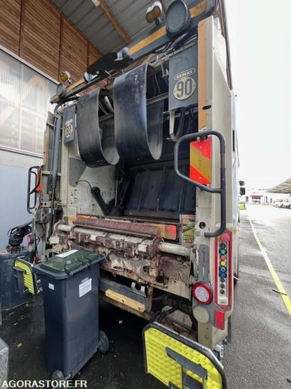 BENNE A ORDURES MENAGERES RENAULT - Szemetesautó: 3 kép. BENNE A ORDURES MENAGERES RENAULT - Szemetesautó: 3 kép.