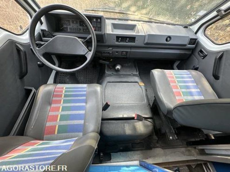 BIBLIOBUS RENAULT MASTER - 1992 - 86490KM - 6998GA2B - Furgon: 5 kép. BIBLIOBUS RENAULT MASTER - 1992 - 86490KM - 6998GA2B - Furgon: 5 kép.