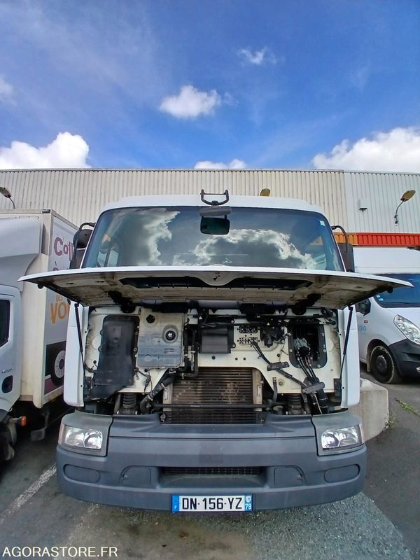 BOM 19 T RENAULT 270 DCI - 2002 - 370 889km - Szemetesautó: 2 kép. BOM 19 T RENAULT 270 DCI - 2002 - 370 889km - Szemetesautó: 2 kép.