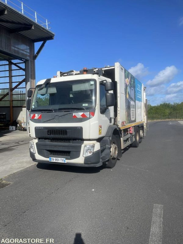 BOM 26T avec LC auto 851 - Szemetesautó: 2 kép. BOM 26T avec LC auto 851 - Szemetesautó: 2 kép.