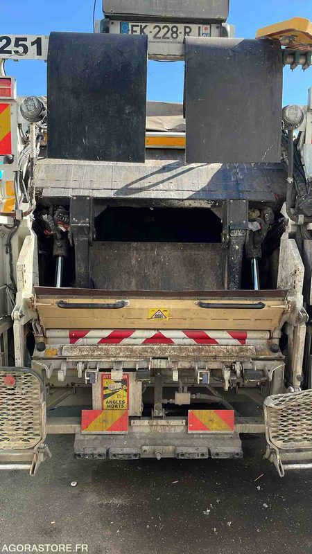 BOM - IVECO 120-210L - 2019 - Szemetesautó: 4 kép. BOM - IVECO 120-210L - 2019 - Szemetesautó: 4 kép.