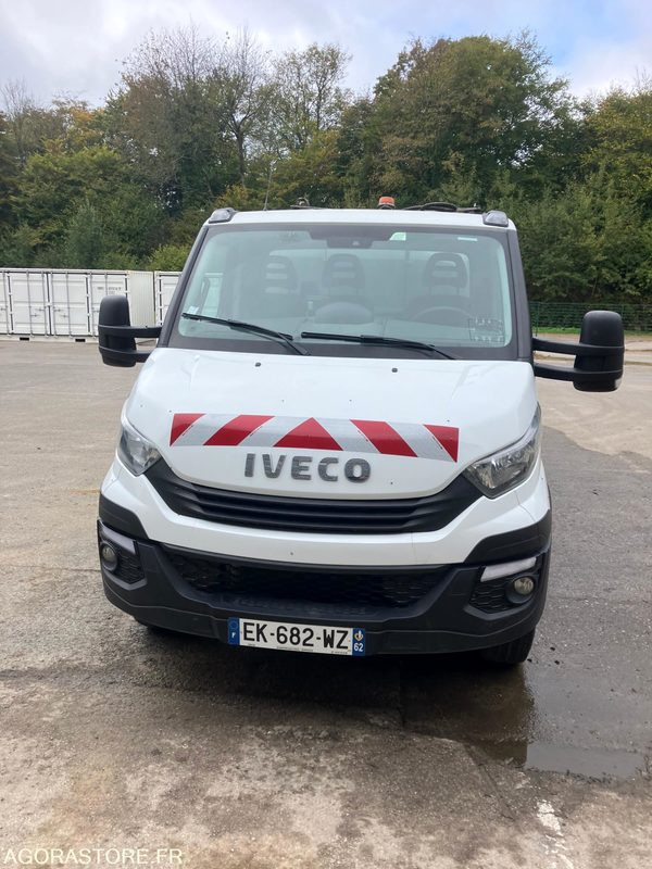 BOM IVECO 7 TONNES - Szemetesautó: 2 kép. BOM IVECO 7 TONNES - Szemetesautó: 2 kép.