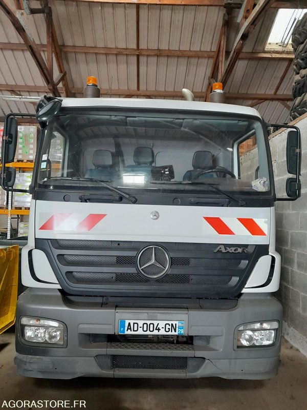 BOM MERCEDES AXOR 267385 kms 2009 - Szemetesautó: 1 kép. BOM MERCEDES AXOR 267385 kms 2009 - Szemetesautó: 1 kép.