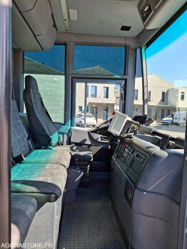 BOM Mercedes Econic 2013 240330 kms - CX-136-DD - Szemetesautó: 5 kép. BOM Mercedes Econic 2013 240330 kms - CX-136-DD - Szemetesautó: 5 kép.