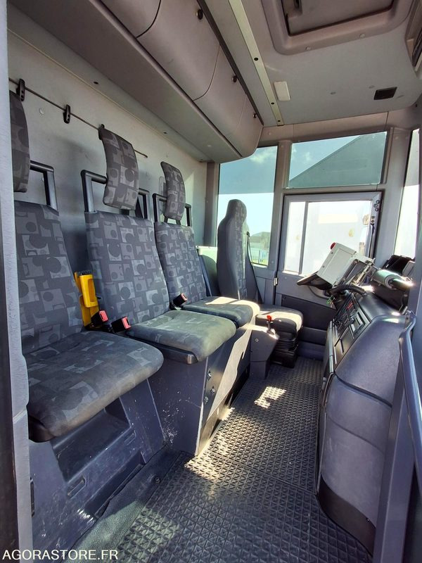 BOM Mercedes Econic 2013 240330 kms - Szemetesautó: 2 kép. BOM Mercedes Econic 2013 240330 kms - Szemetesautó: 2 kép.