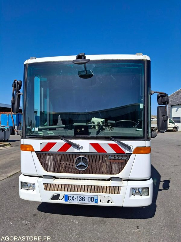 BOM Mercedes Econic 243135 kms 2013 - Szemetesautó: 1 kép. BOM Mercedes Econic 243135 kms 2013 - Szemetesautó: 1 kép.