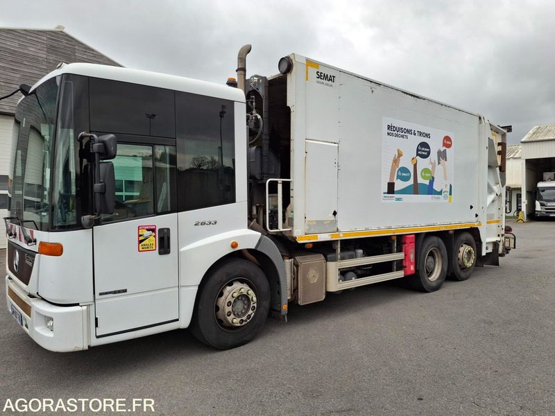 BOM Mercedes Econic 292045 kms 2013 - Szemetesautó: 3 kép. BOM Mercedes Econic 292045 kms 2013 - Szemetesautó: 3 kép.