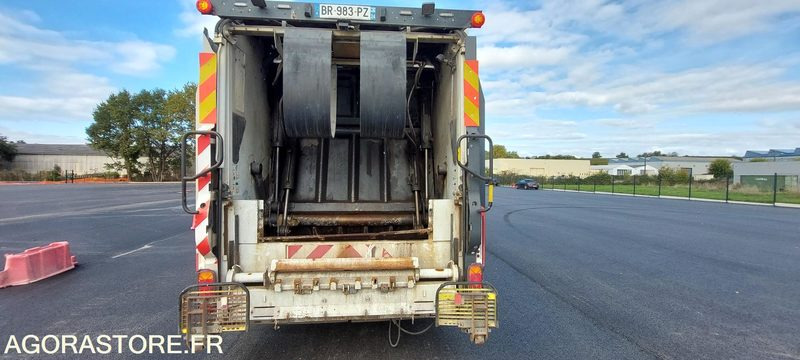 BOM RENAULT PREMIUM - 308342km - 2011 - Szemetesautó: 2 kép. BOM RENAULT PREMIUM - 308342km - 2011 - Szemetesautó: 2 kép.