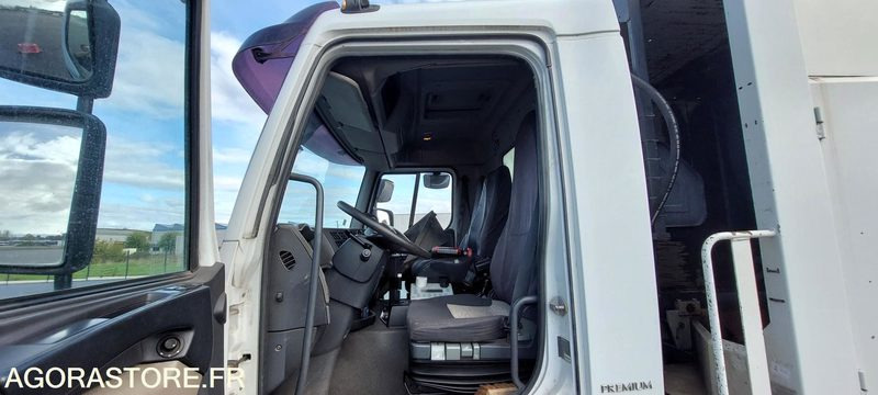 BOM RENAULT PREMIUM - 308342km - 2011 - Szemetesautó: 4 kép. BOM RENAULT PREMIUM - 308342km - 2011 - Szemetesautó: 4 kép.