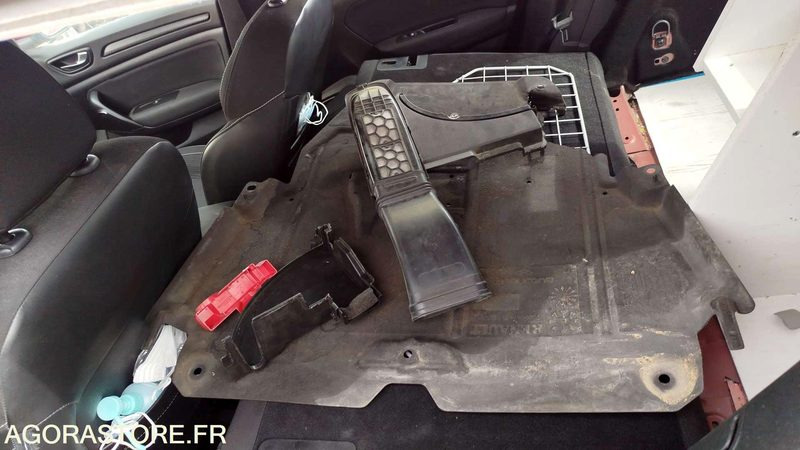 BREAK Renault Mégane - 2019 - FK785LQ - Kombi: 4 kép. BREAK Renault Mégane - 2019 - FK785LQ - Kombi: 4 kép.