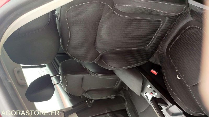 BREAK Renault Mégane - 2019 - Kombi: 5 kép. BREAK Renault Mégane - 2019 - Kombi: 5 kép.