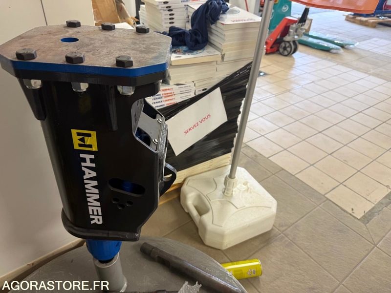 BRH HAMMER SB 70 Pelles de 500kg - 1.6T   NEUF - Hidraulikus törőfej: 2 kép. BRH HAMMER SB 70 Pelles de 500kg - 1.6T   NEUF - Hidraulikus törőfej: 2 kép.