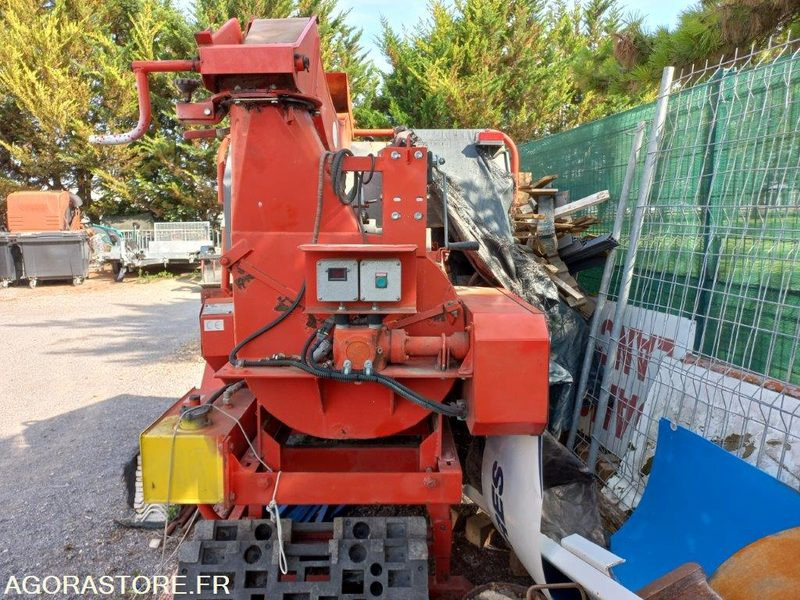 BROYEUR A VEGETAUX BV E10 - USAGÉ - Kerti gépek: 4 kép. BROYEUR A VEGETAUX BV E10 - USAGÉ - Kerti gépek: 4 kép.